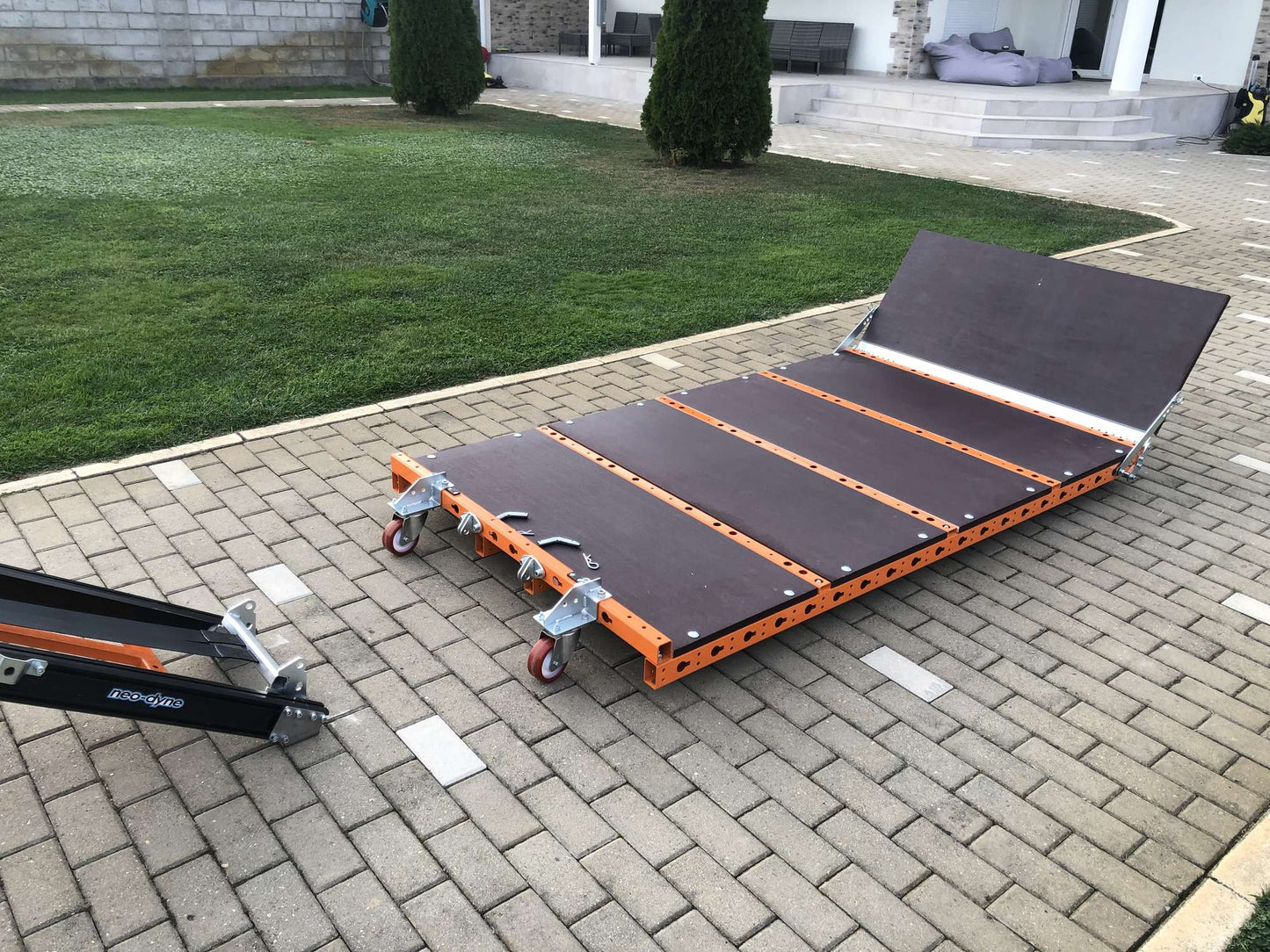 AC 008 Cargo Loader Plate