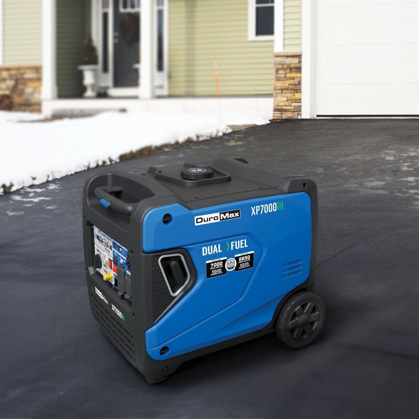 DuroMax XP7000iH Dual Fuel 9000W/7000W Portable Inverter Generator | CO Alert
