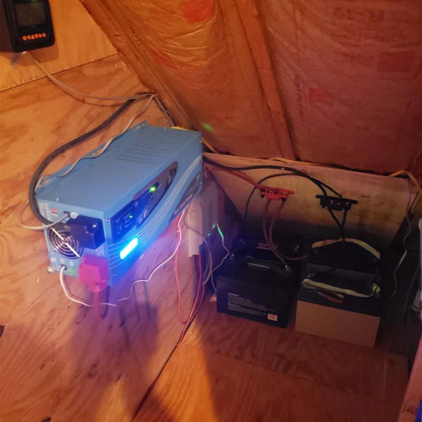 SunGold Power 4000W DC 24V Pure Sine Wave Inverter With Charger - (single phase)