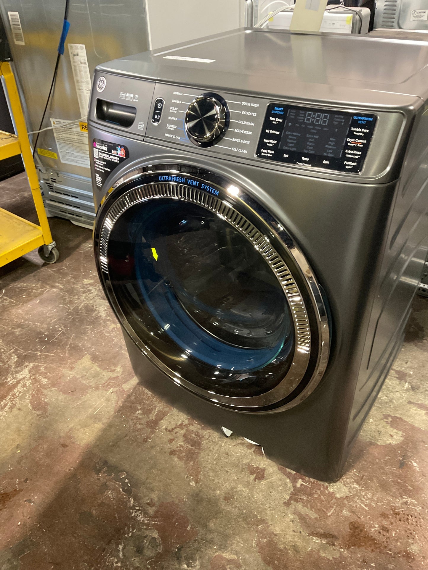 GE® ENERGY STAR® 5.0 cu. ft. Capacity Smart Front Load Steam Washer with SmartDispense™ UltraFresh Vent System with OdorBlock™ and Steam