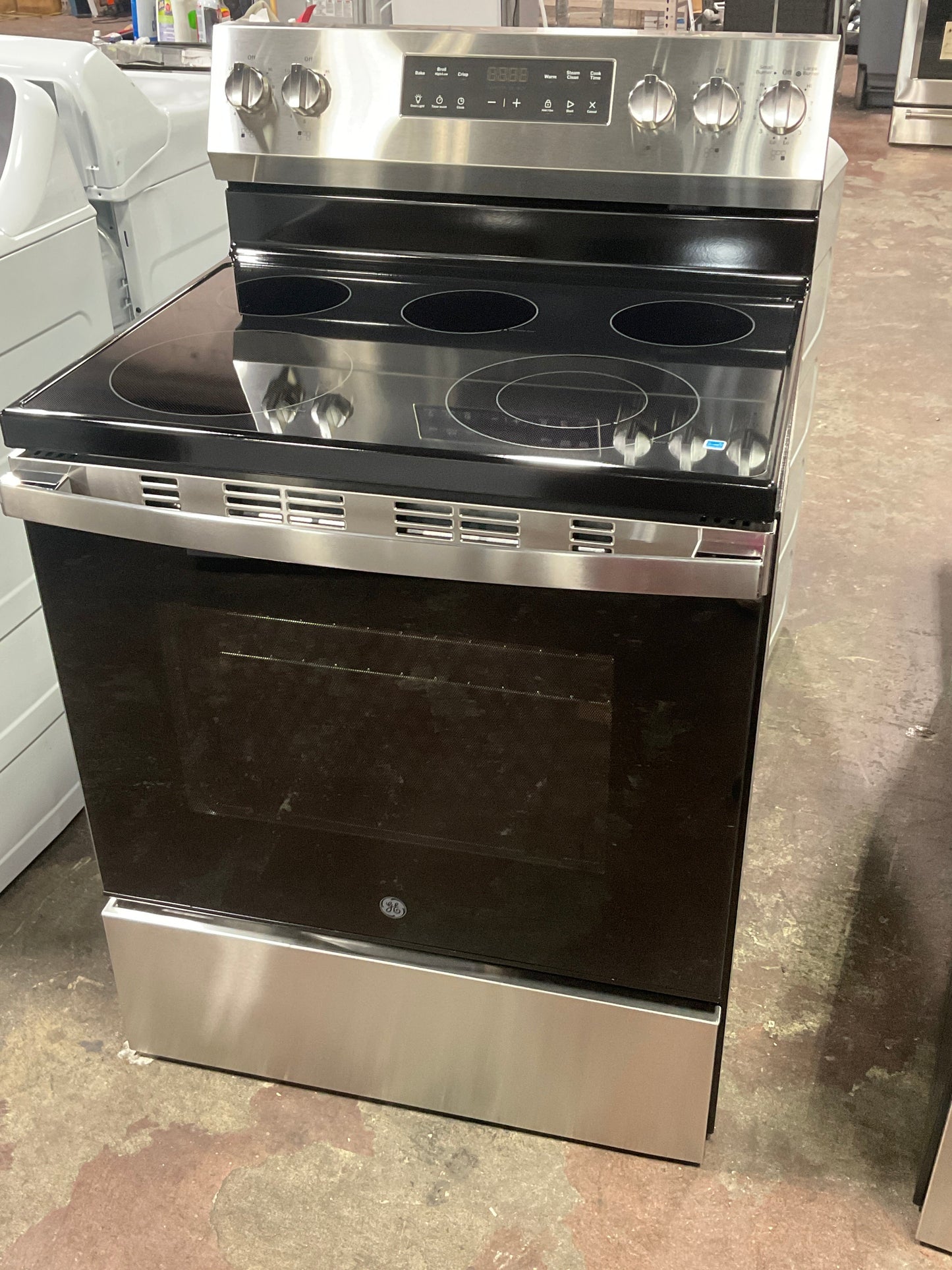 GE® ENERGY STAR® 30" Free-Standing Electric Range with Crisp Mode