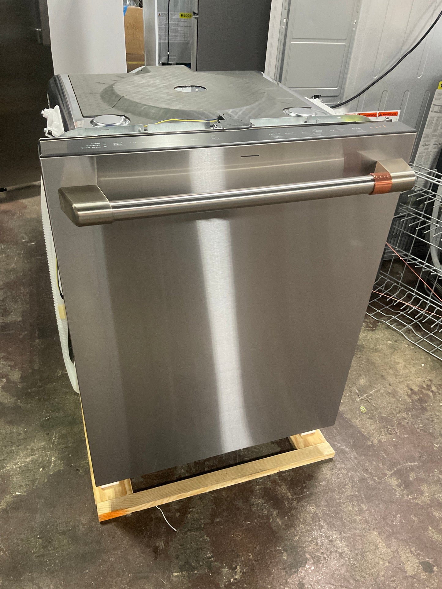 CAFÉ™ CustomFit ENERGY STAR Stainless Interior Dishwasher with Ultra Wash & Dry, 42 dBA