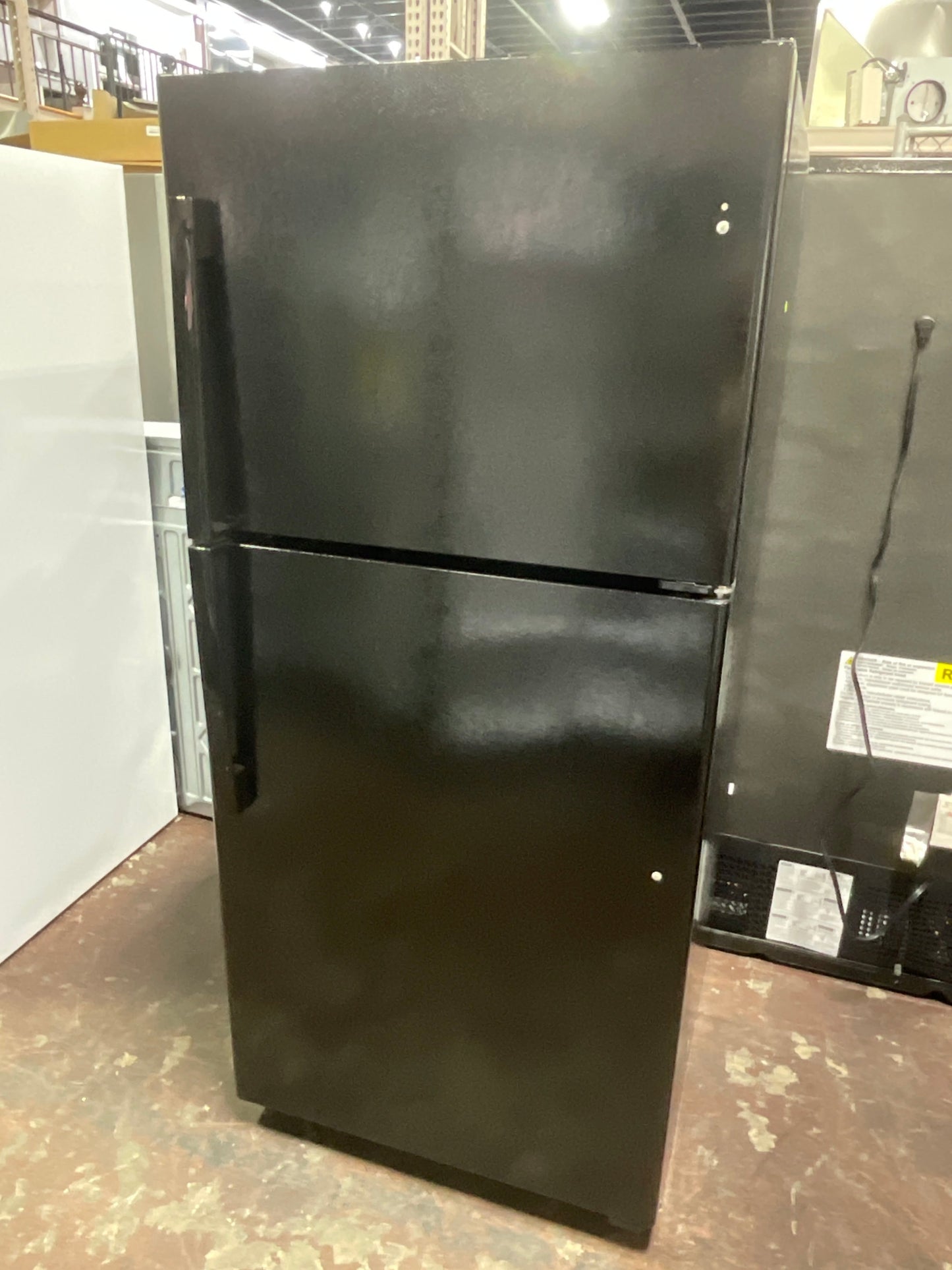 GE GE® ENERGY STAR® 19.2 Cu. Ft. Top-Freezer Refrigerator
