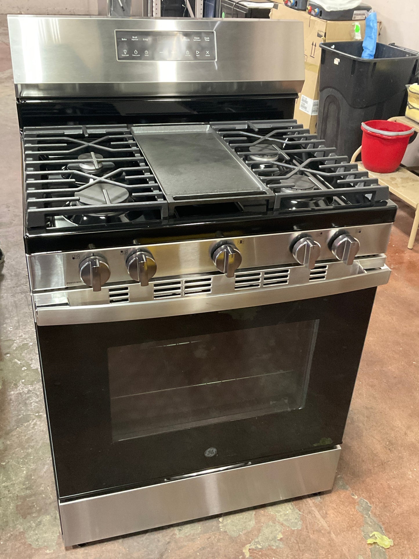 GE® 30" Free-Standing Gas Range with Crisp Mode