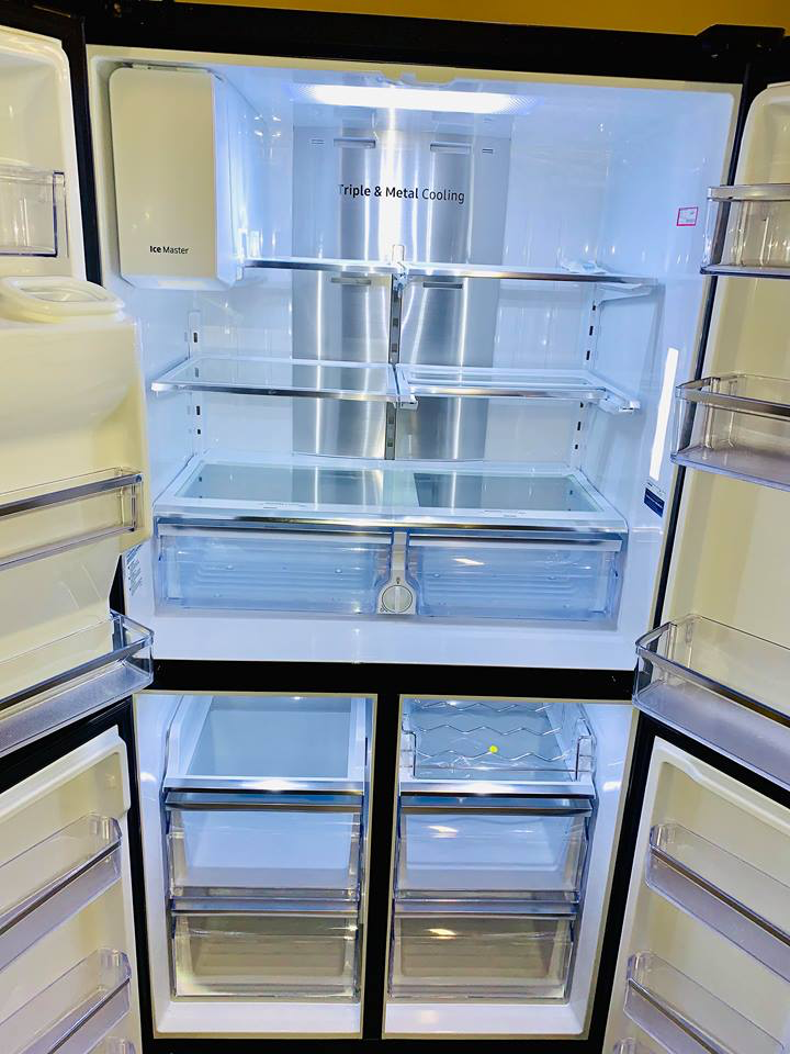 Samsung Flex 4 door Family Hub Refrigerator in Black stainless