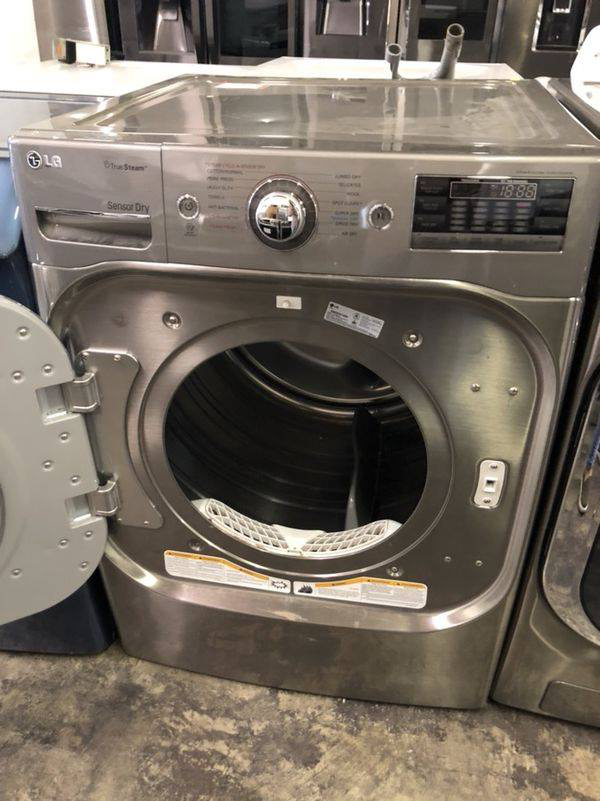 LG LARGE CAPACITY WASHER AND DRYER SET in Graphite Steel