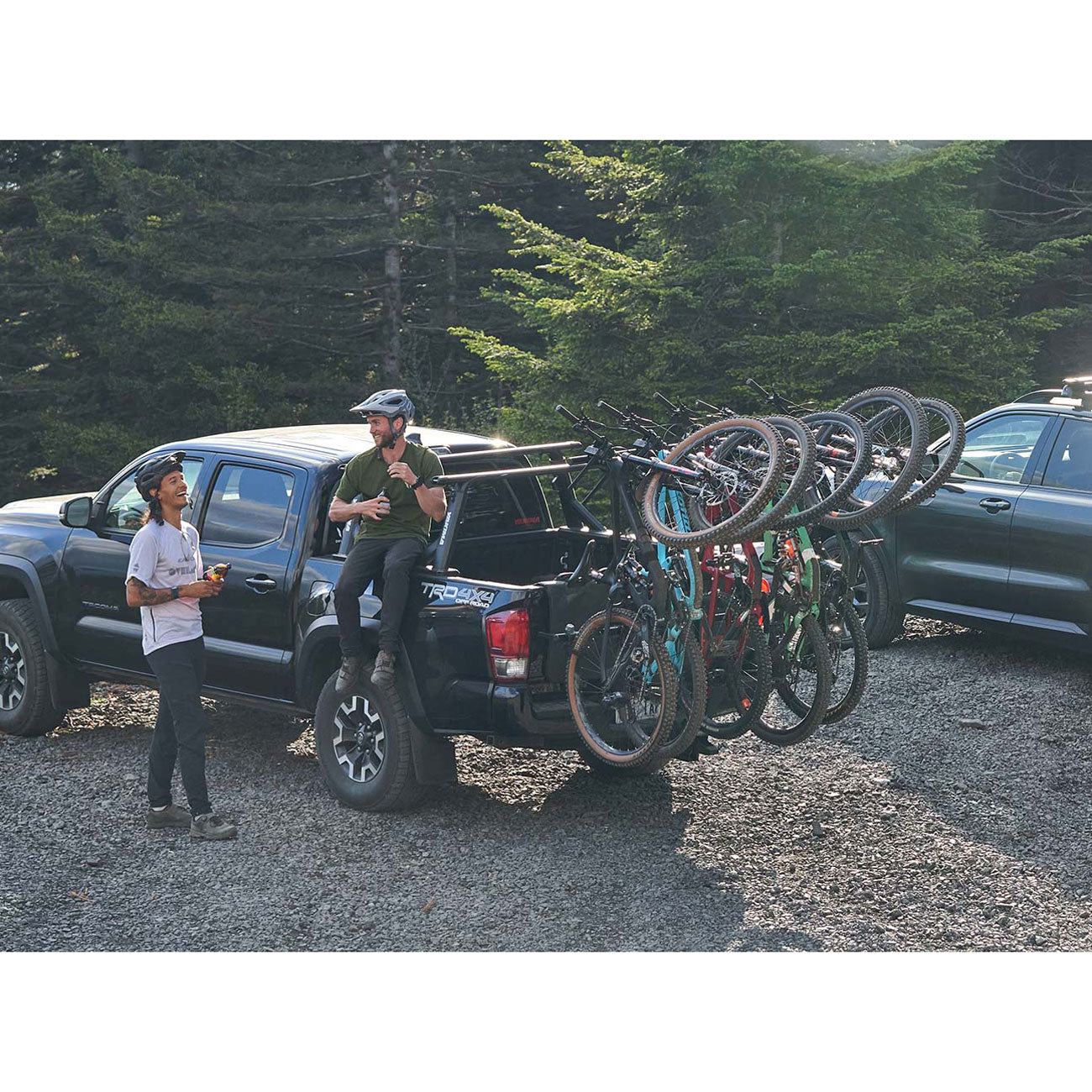 USED Yakima HangTight 6 Bike Vertical Hitch Rack