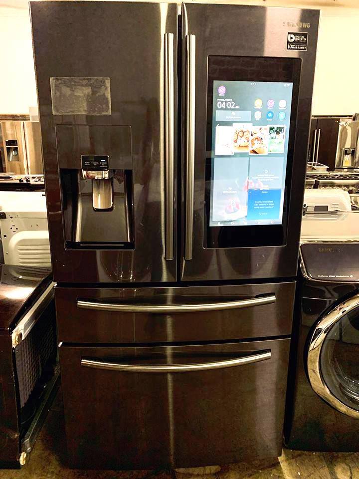 SAMSUNG FRENCH 4 DOOR FAMILY HUB REFRIGERATOR IN BLACK STAINLESS