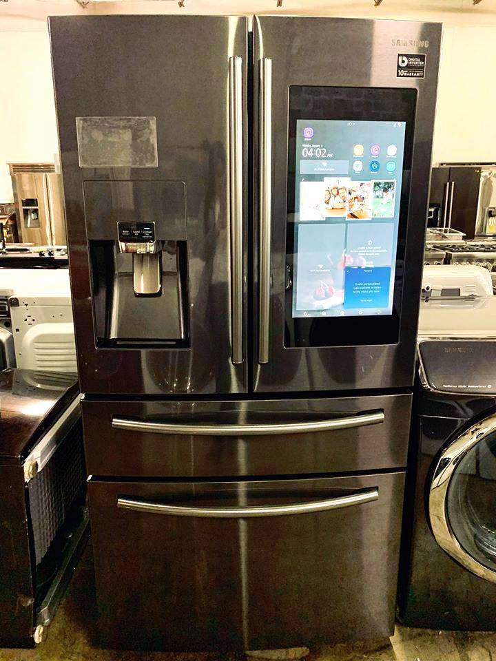SAMSUNG FRENCH 4 DOOR FAMILY HUB REFRIGERATOR IN BLACK STAINLESS