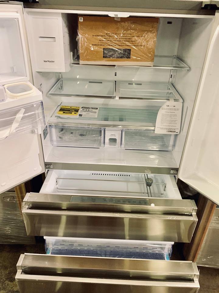 SAMSUNG FRENCH 4 DOOR REFRIGERATOR
