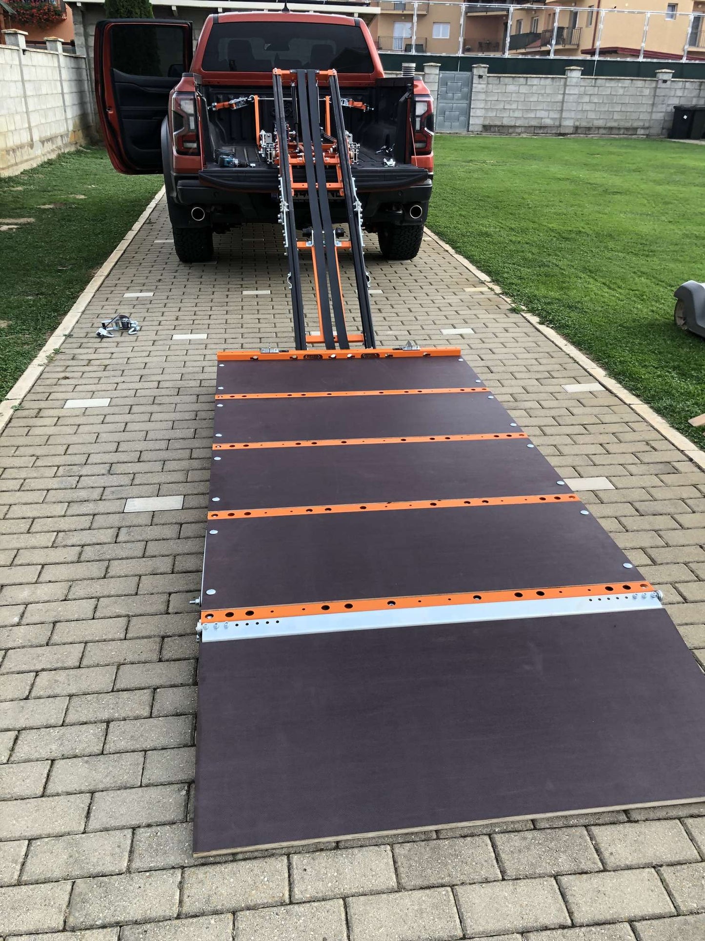 AC 008 Cargo Loader Plate