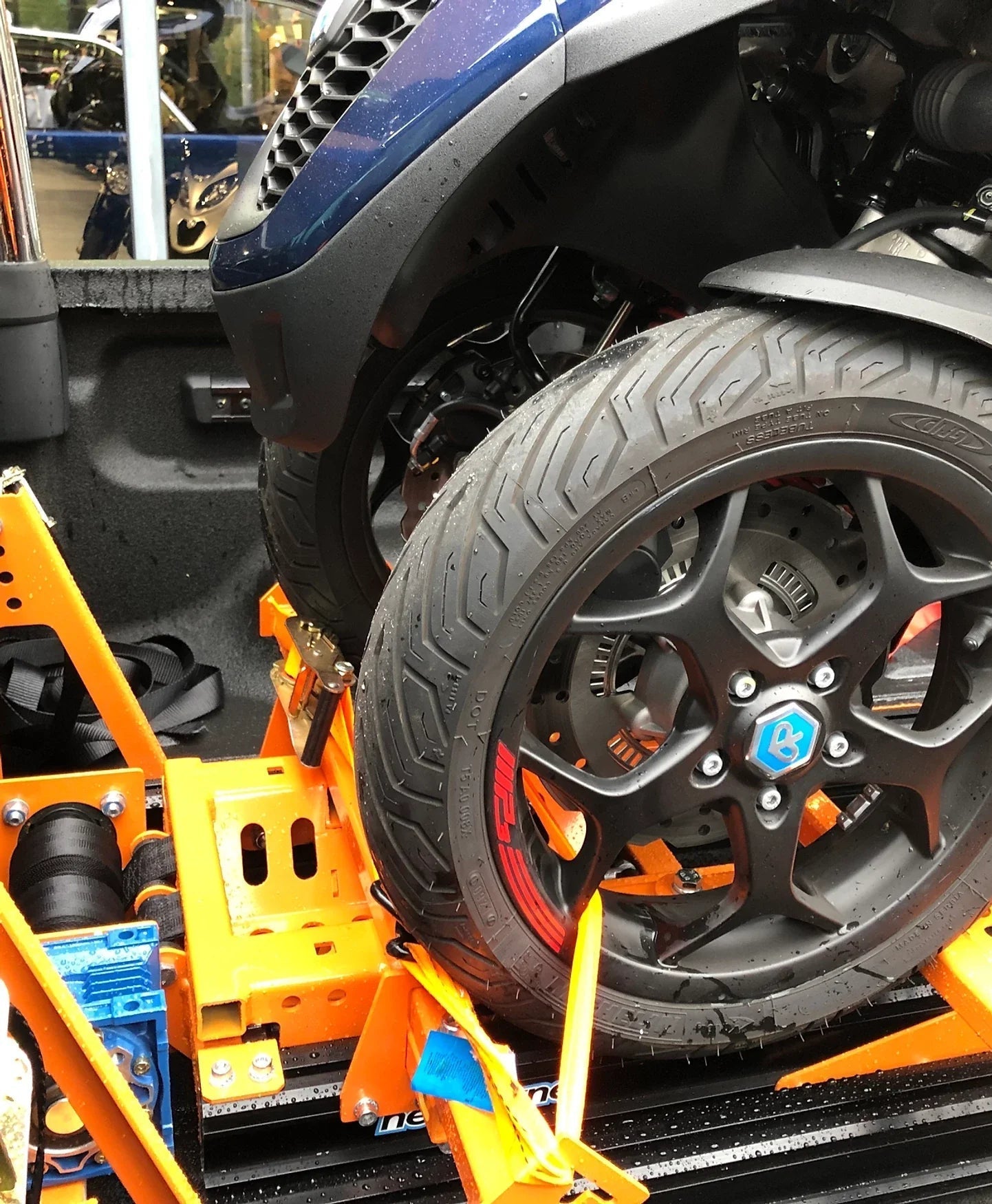 AC 005 Three Wheel Scooter Adapter