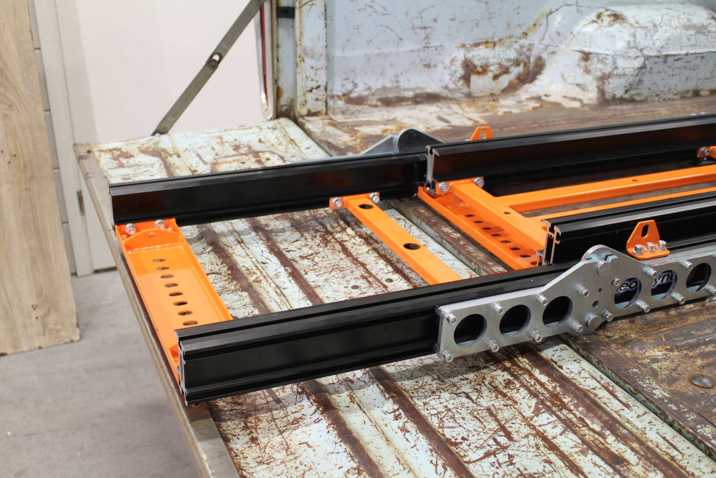 AC 004 Tailgate Adapter