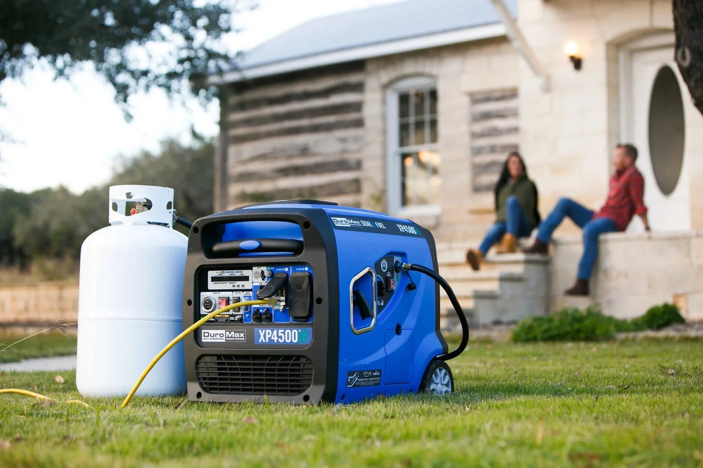 DuroMax XP4500iH Dual Fuel 3420W/4500W Portable Inverter Generator | CO Alert