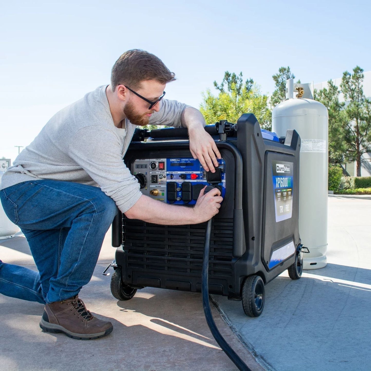 DuroMax XP16000iHT Tri-Fuel 13000W/16000W Portable Inverter Generator | Low THD