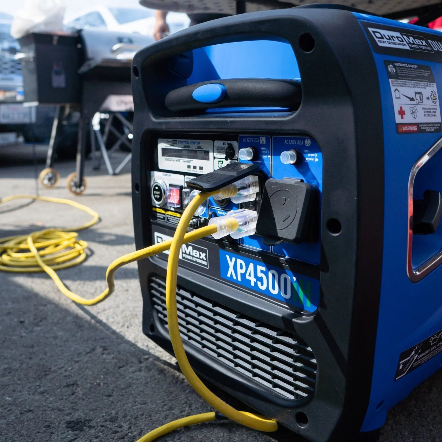 DuroMax XP4500iH Dual Fuel 3420W/4500W Portable Inverter Generator | CO Alert