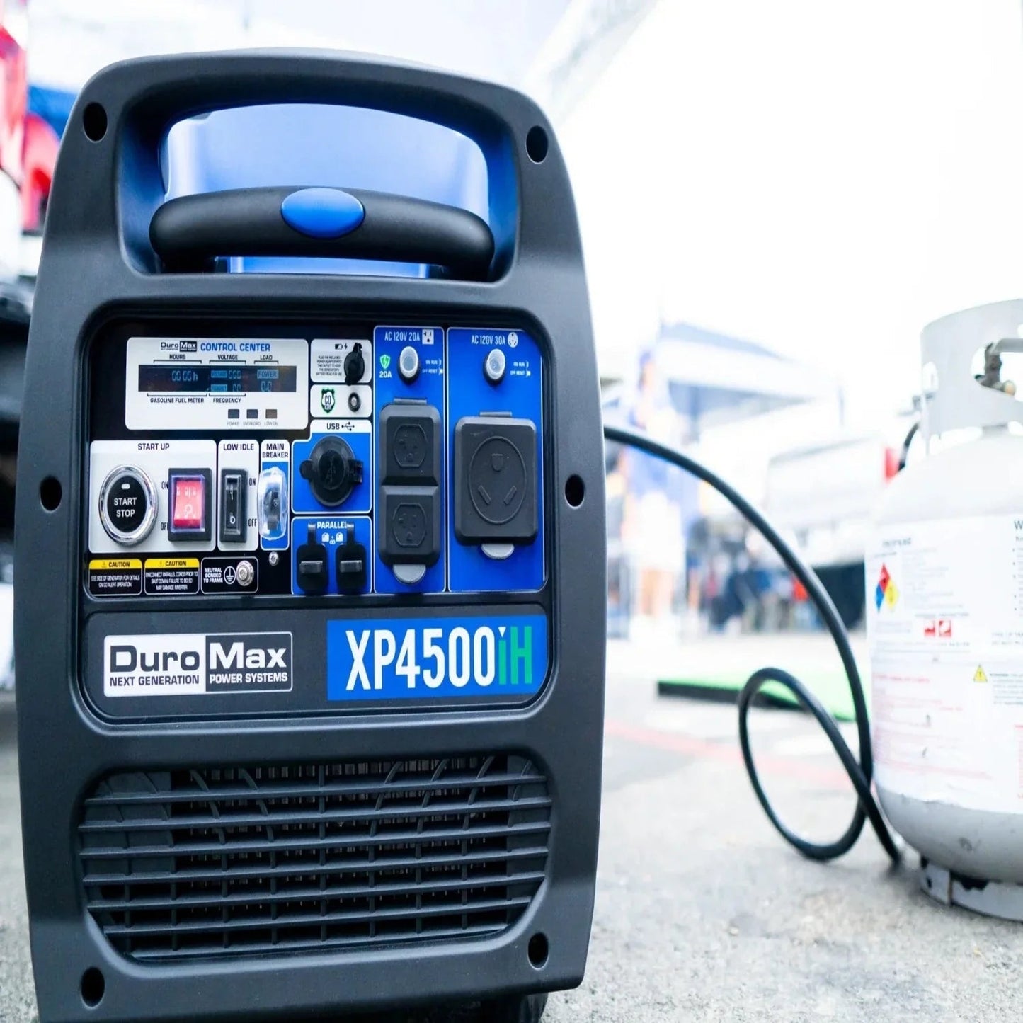 DuroMax XP4500iH Dual Fuel 3420W/4500W Portable Inverter Generator | CO Alert