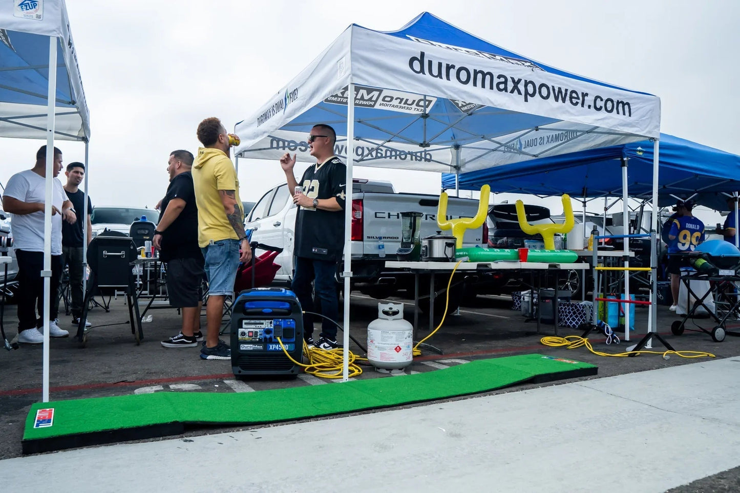 DuroMax XP4500iH Dual Fuel 3420W/4500W Portable Inverter Generator | CO Alert