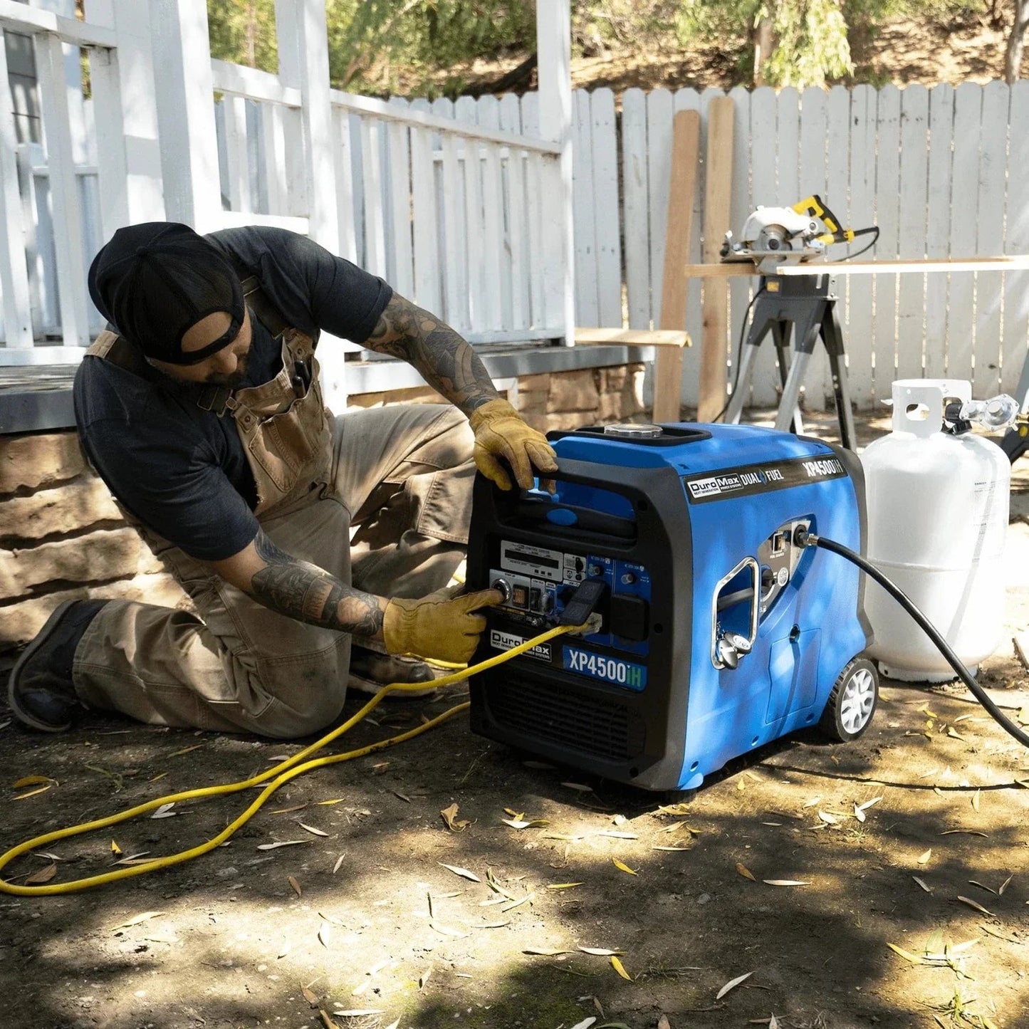DuroMax XP4500iH Dual Fuel 3420W/4500W Portable Inverter Generator | CO Alert