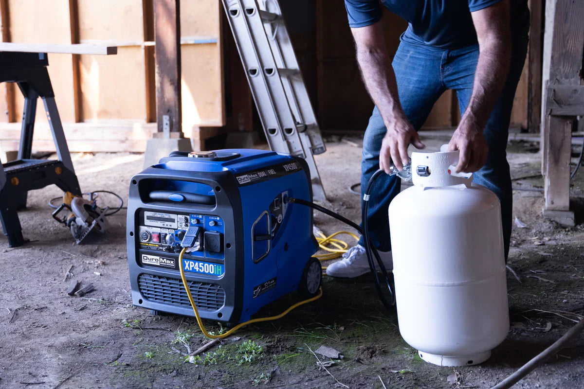 DuroMax XP4500iH Dual Fuel 3420W/4500W Portable Inverter Generator | CO Alert