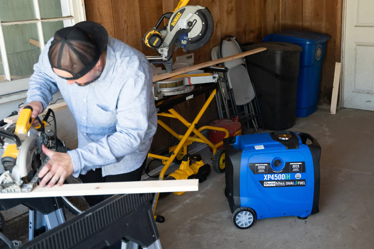 DuroMax XP4500iH Dual Fuel 3420W/4500W Portable Inverter Generator | CO Alert
