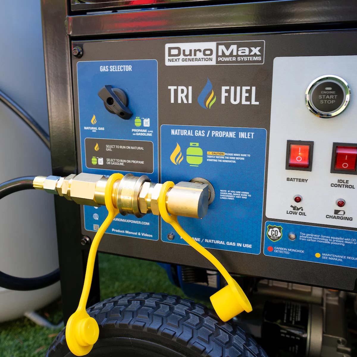 DuroMax XP15000HXT Tri-Fuel 12000W/15000W Portable Generator | Electric Start