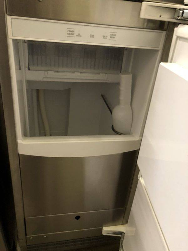 Ge 15" Gourmet Ice Maker