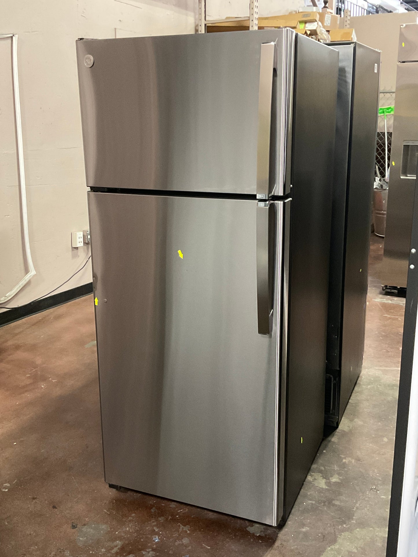 GE GE® ENERGY STAR® 17.5 Cu. Ft. Top-Freezer Refrigerator