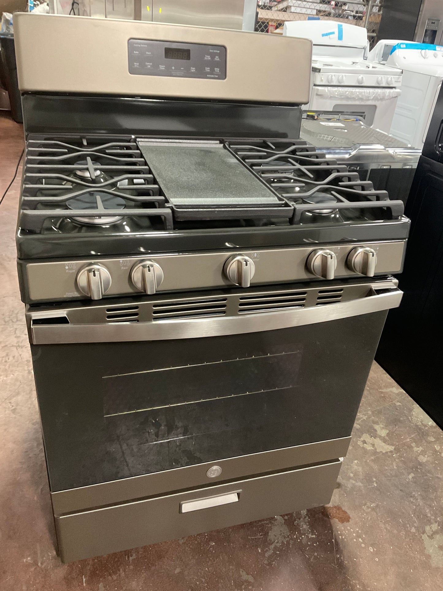 GE® 30" Free-Standing Gas Range