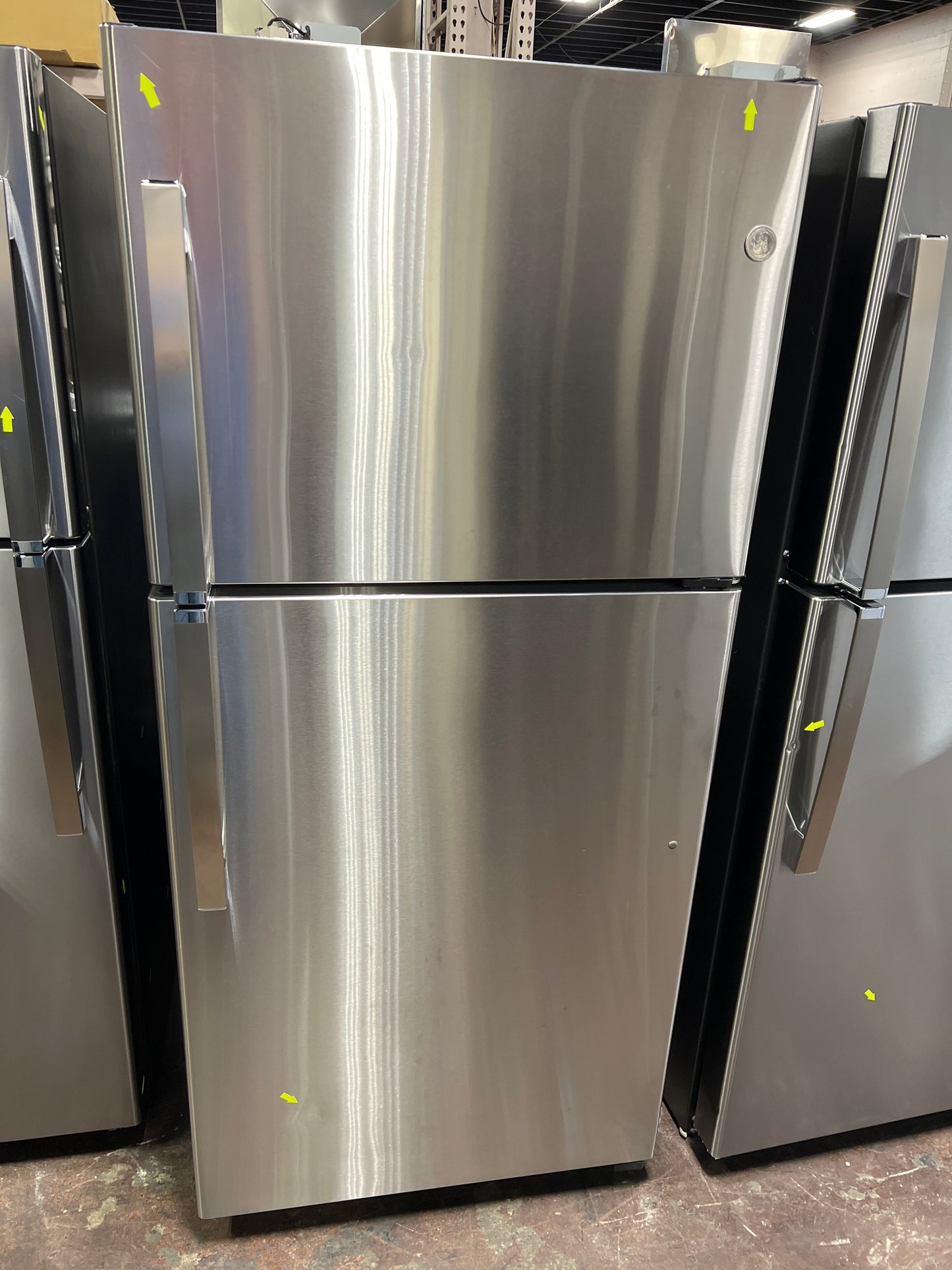 GE GE® ENERGY STAR® 19.2 Cu. Ft. Top-Freezer Refrigerator