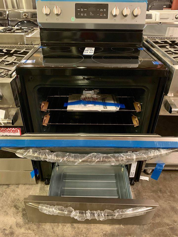 Frigidaire Gallery Electric Stove in stainless steel