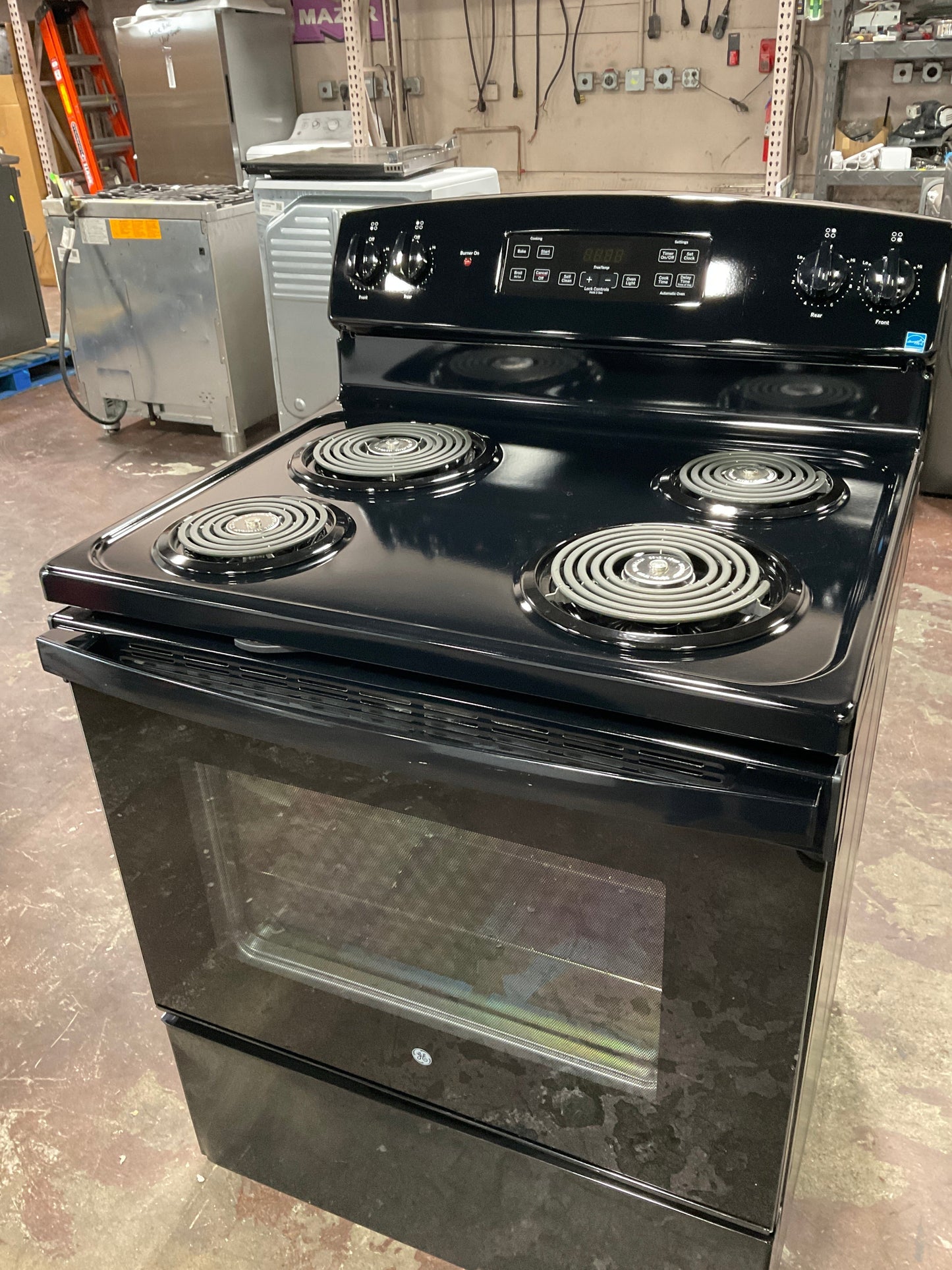 GE GE® ENERGY STAR® 30" Free-Standing Self-Clean Electric Range