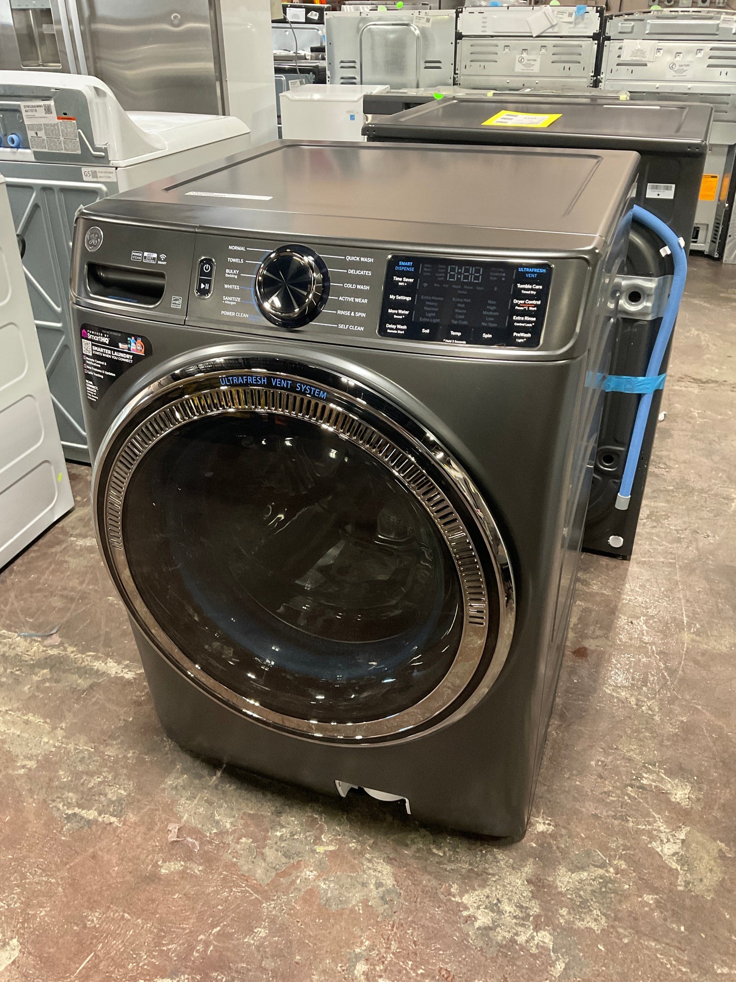 GE® ENERGY STAR® 5.0 cu. ft. Capacity Smart Front Load Steam Washer with SmartDispense™ UltraFresh Vent System with OdorBlock™ and Steam