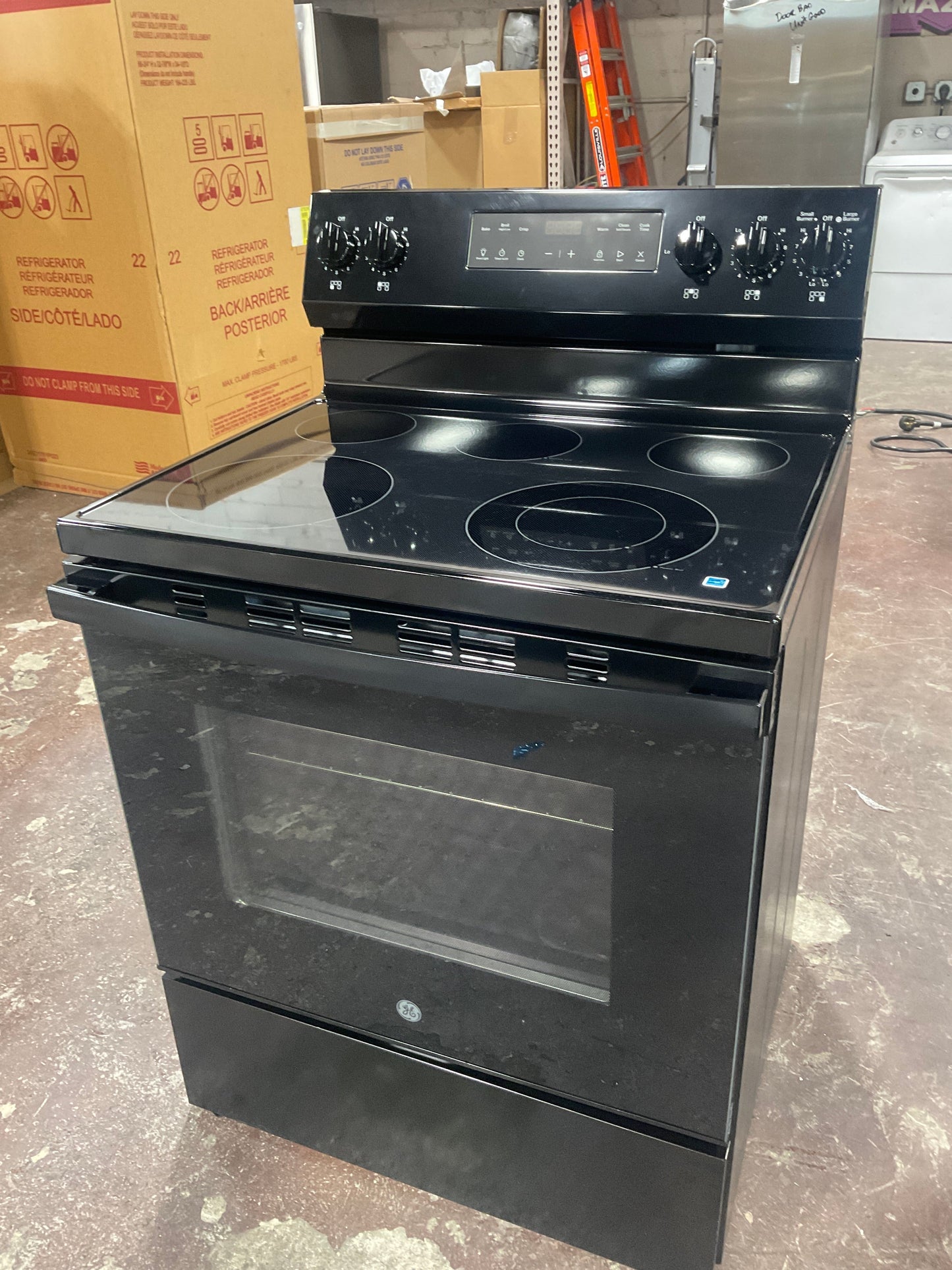 GE® ENERGY STAR® 30" Free-Standing Electric Range with Crisp Mode
