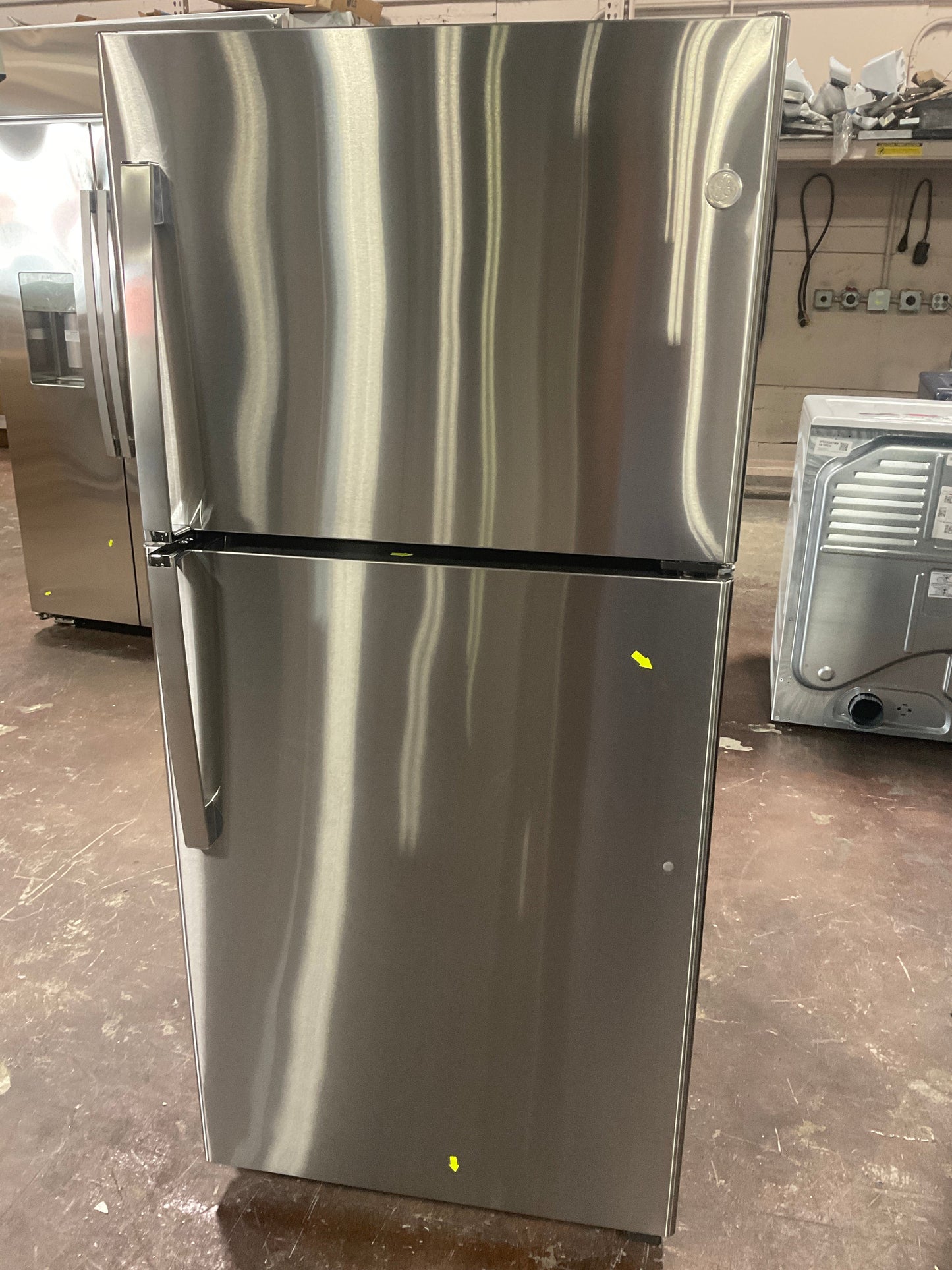 GE GE® ENERGY STAR® 19.2 Cu. Ft. Top-Freezer Refrigerator