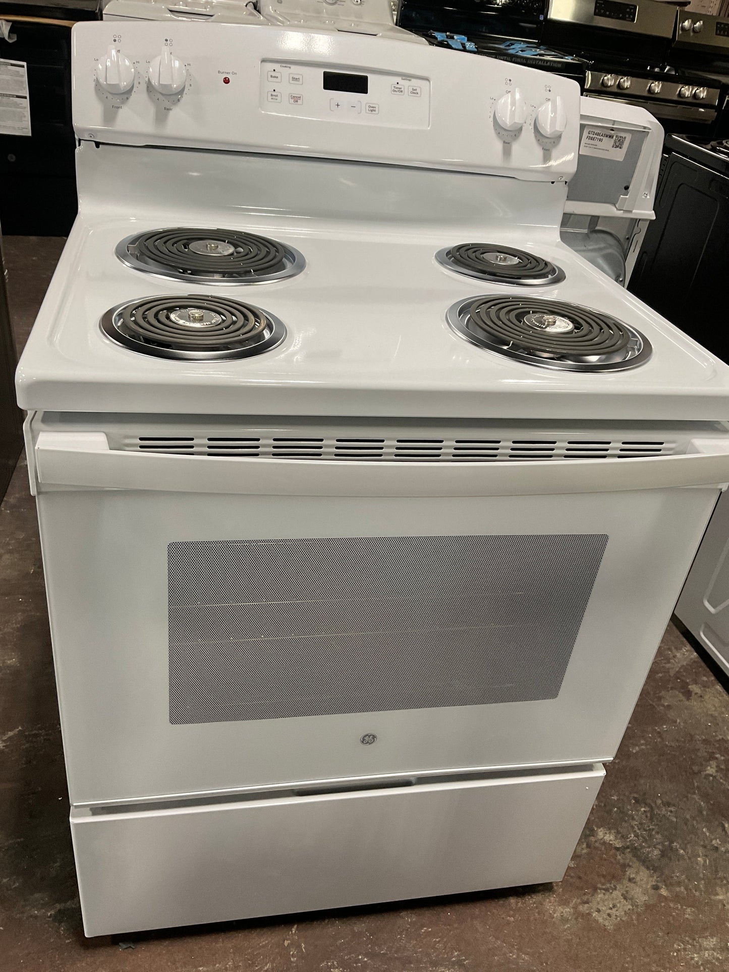GE GE® ENERGY STAR® 30" Free-Standing Electric Range