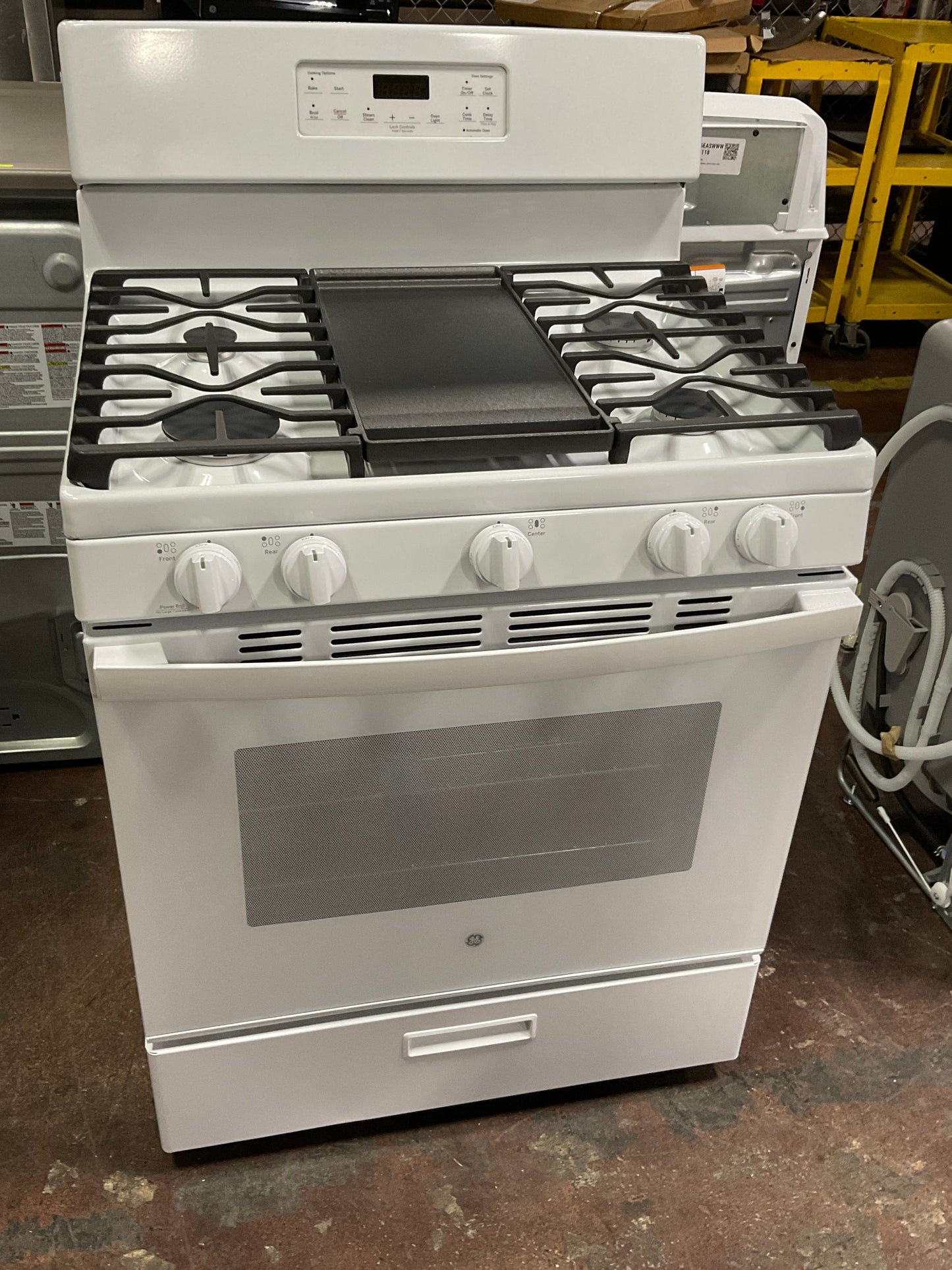 GE® 30" Free-Standing Gas Range