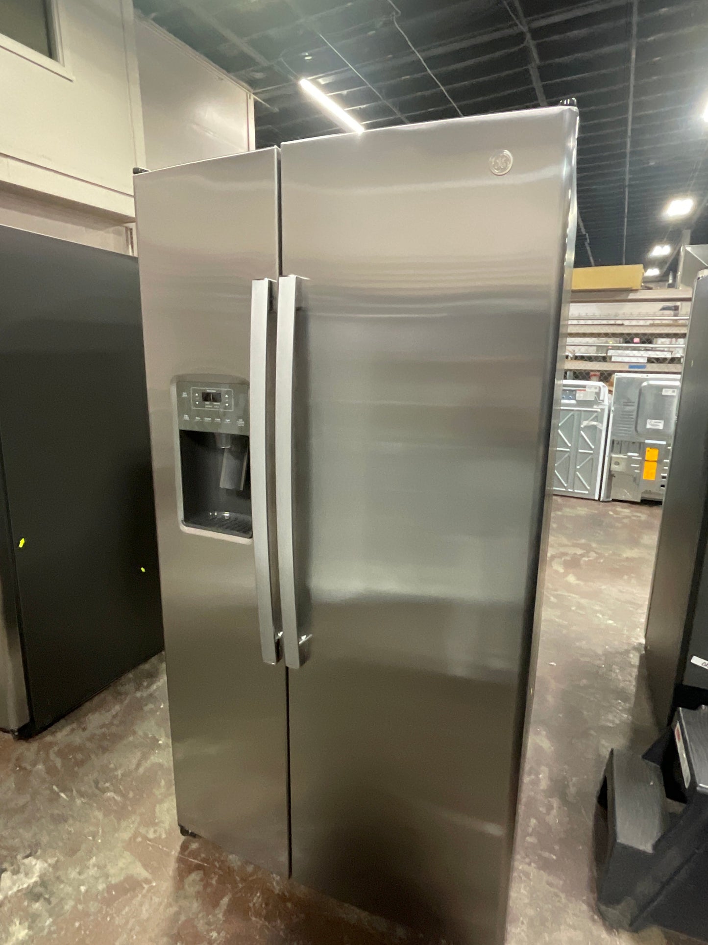 GE® ENERGY STAR® 25.3 Cu. Ft. Side-By-Side Refrigerator