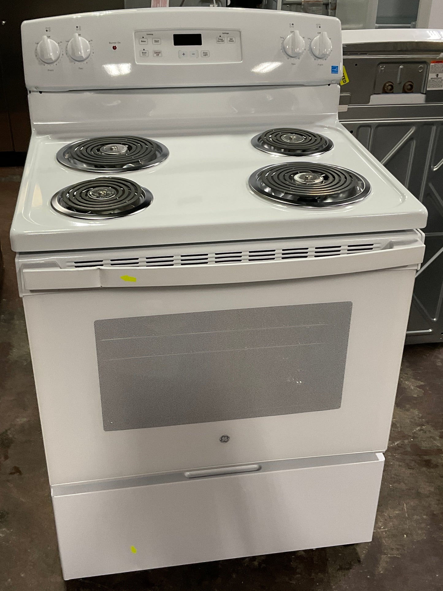 GE GE® ENERGY STAR® 30" Free-Standing Electric Range