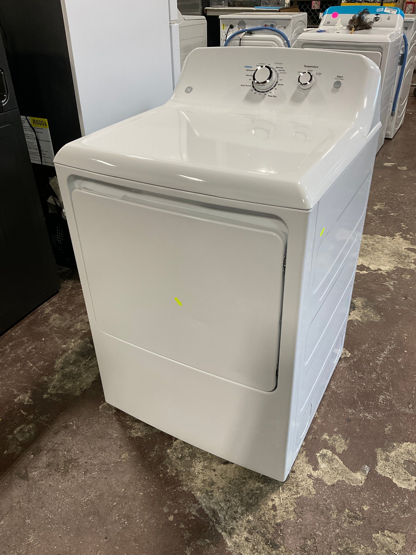 GE 6.2 cu. ft. Capacity Electric Dryer with Up To 120 ft. Venting and Shallow Depth