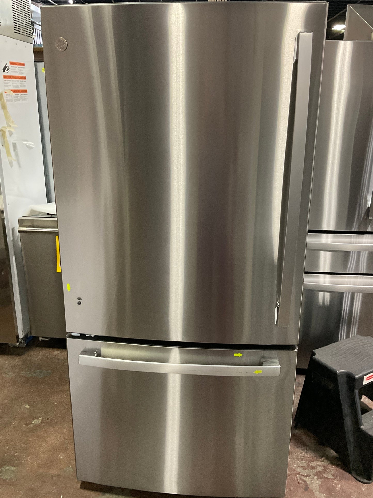 GE® ENERGY STAR® 24.8 Cu. Ft. Bottom-Freezer Drawer Refrigerator