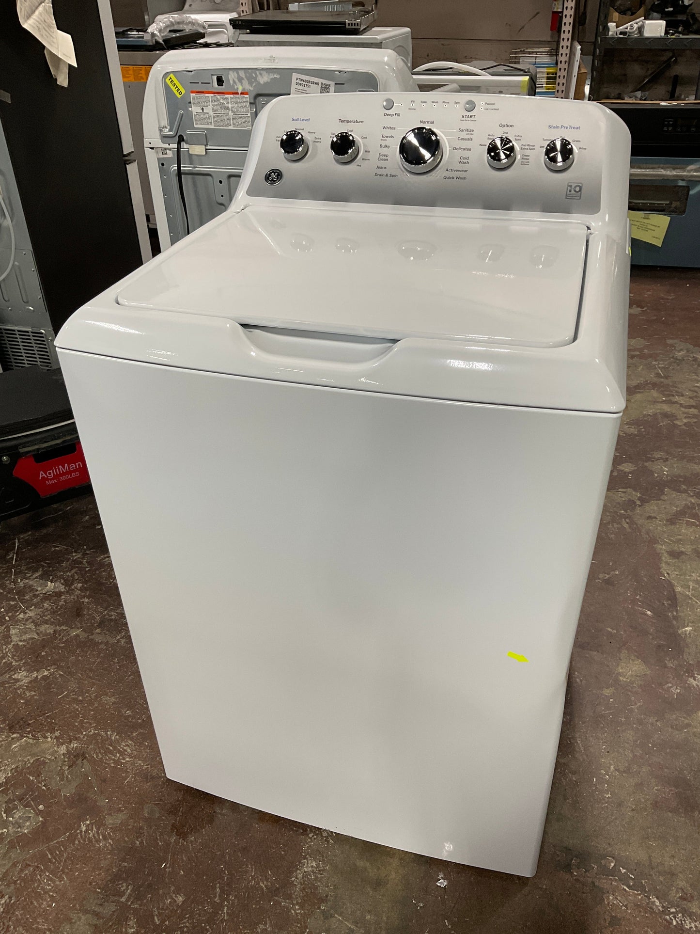 GE GE® ENERGY STAR® 4.6 cu. ft. Capacity Washer with Stainless Steel Basket and Stain PreTreat