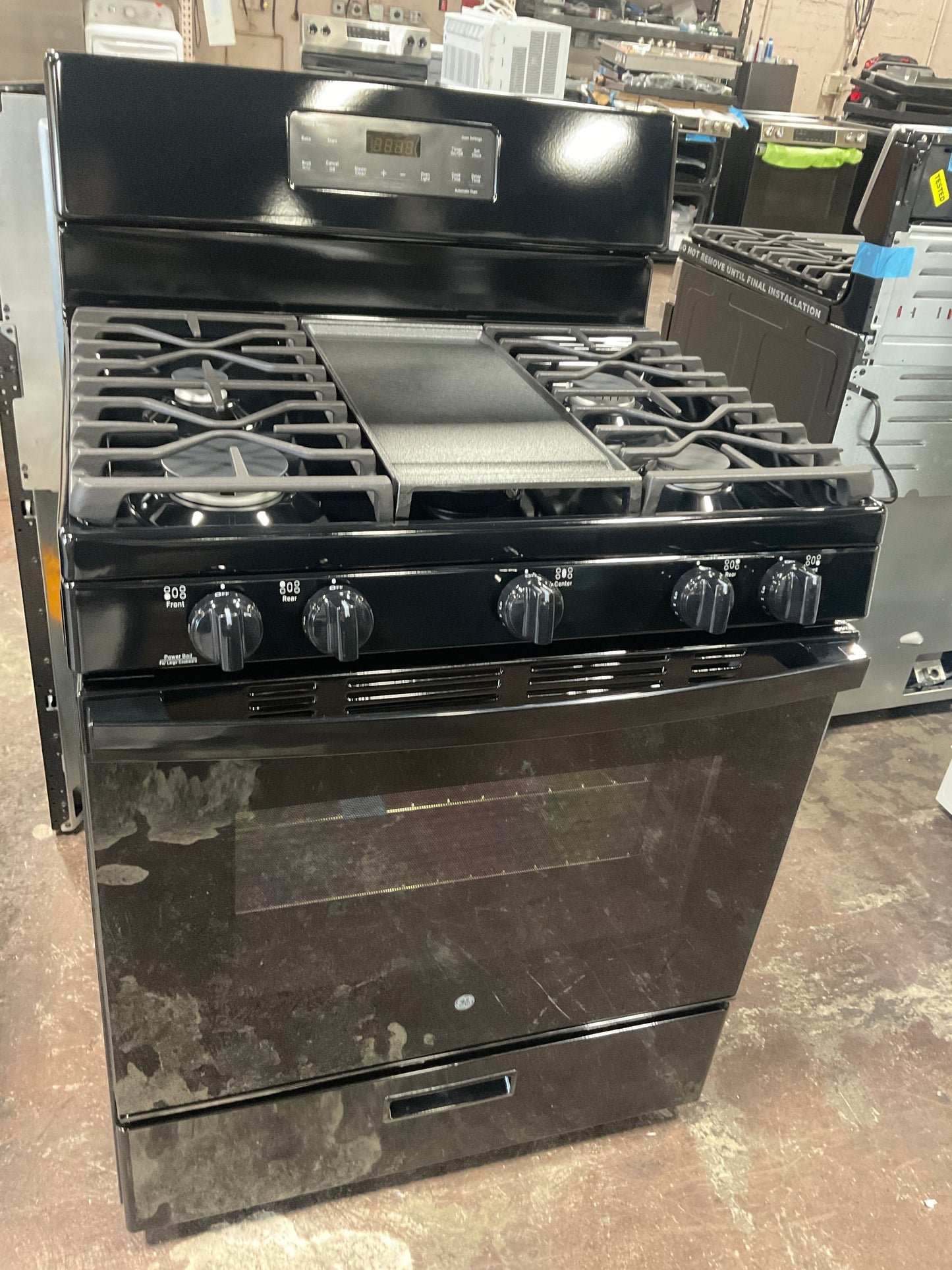 GE® 30" Free-Standing Gas Range