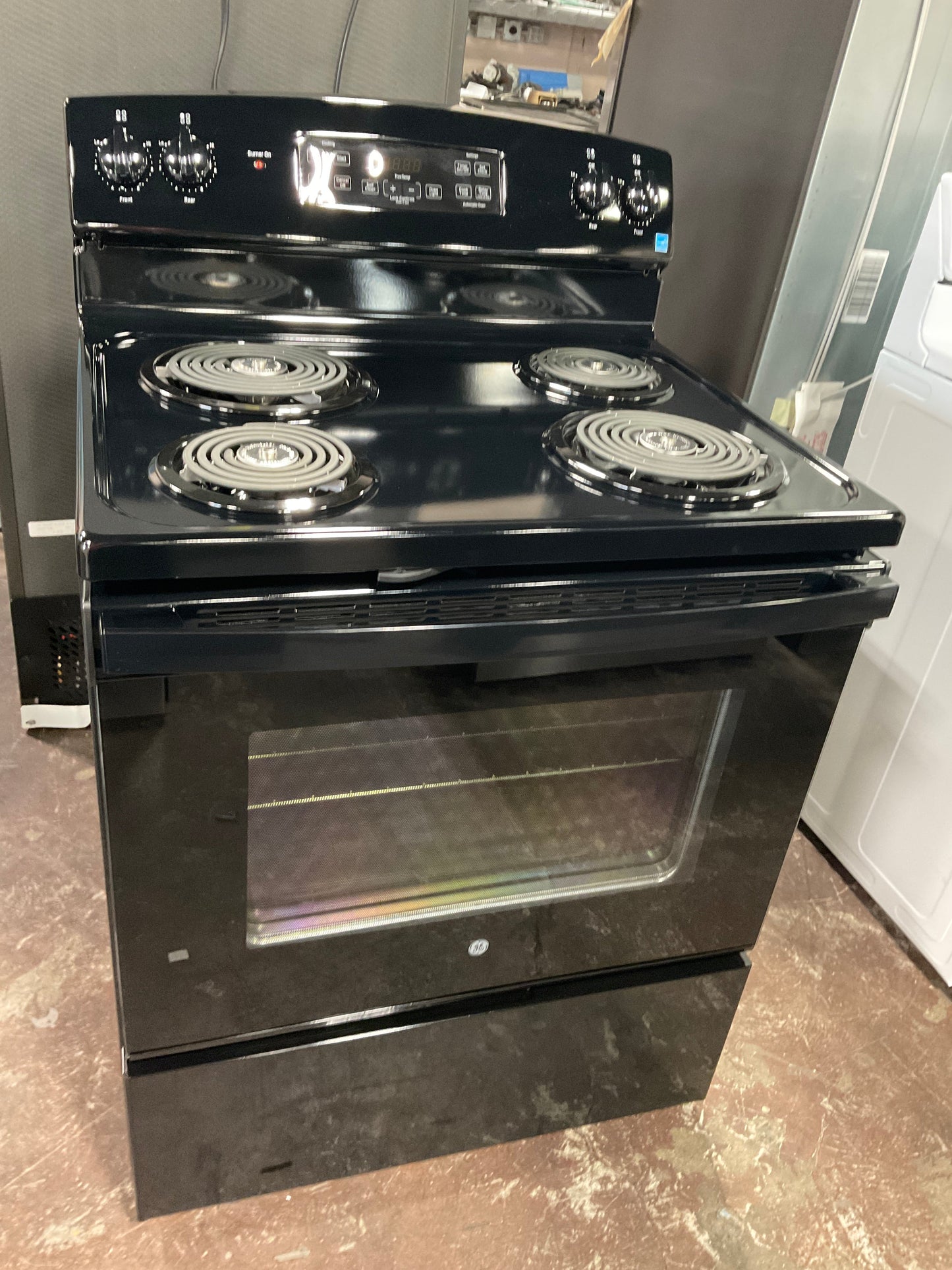 GE GE® ENERGY STAR® 30" Free-Standing Self-Clean Electric Range