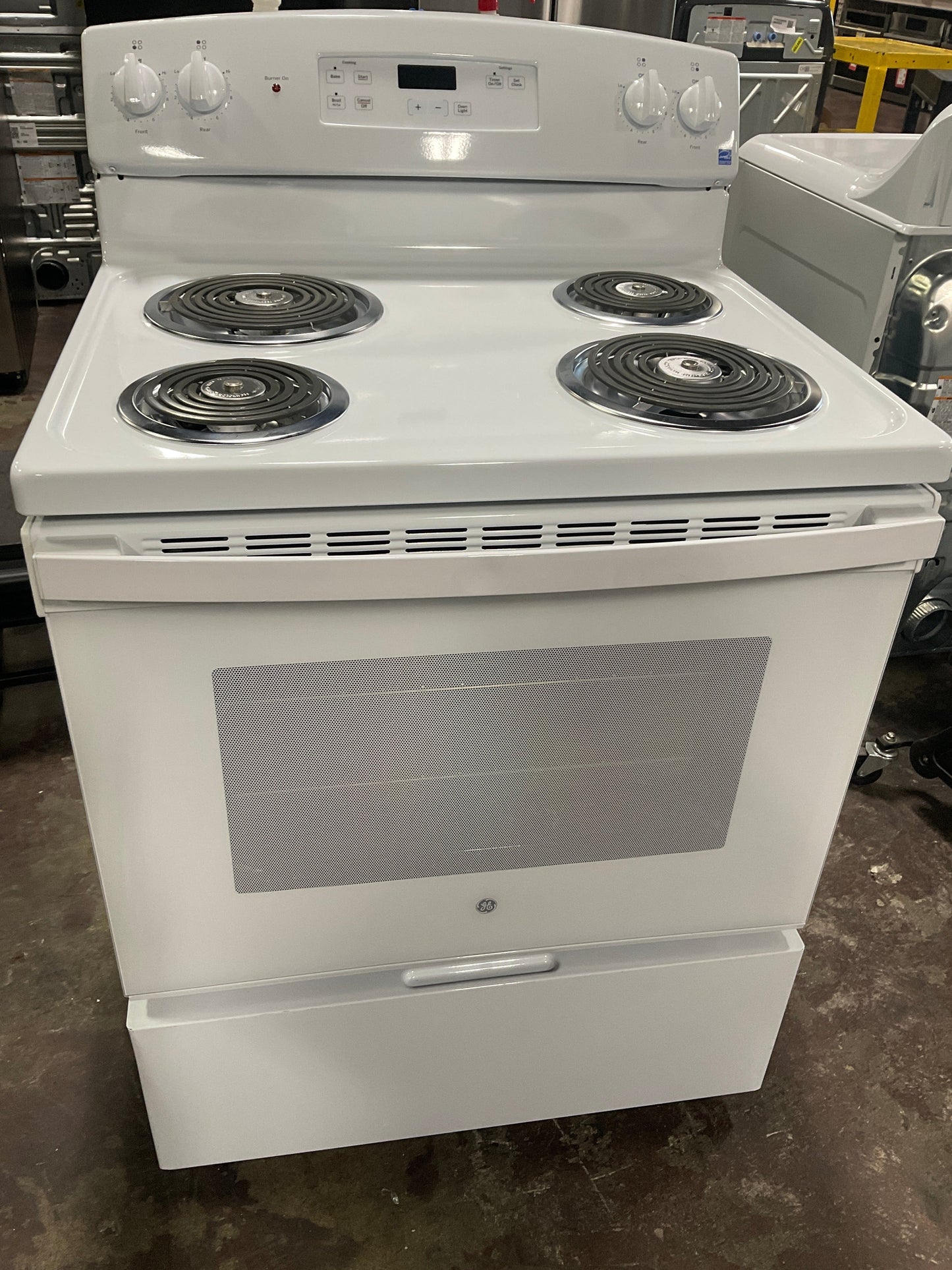 GE GE® ENERGY STAR® 30" Free-Standing Electric Range