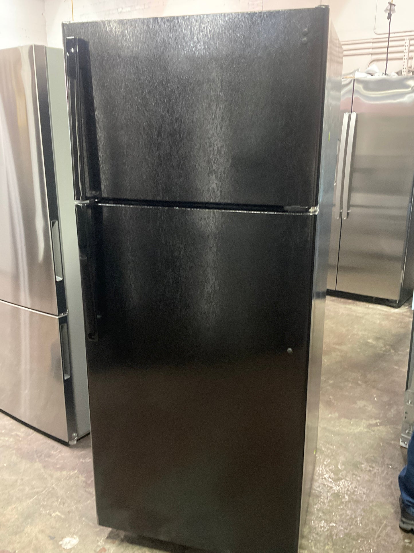 GE GE® ENERGY STAR® 17.5 Cu. Ft. Top-Freezer Refrigerator