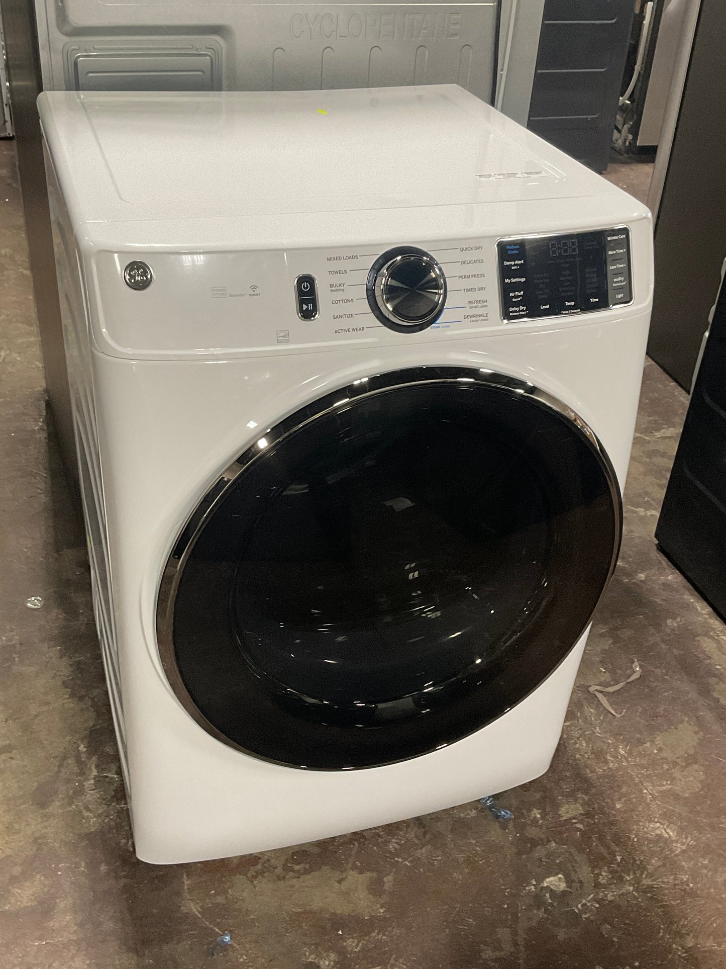GE® ENERGY STAR® 7.8 cu. ft. Capacity Smart Front Load Gas Dryer with Steam and Sanitize Cycle