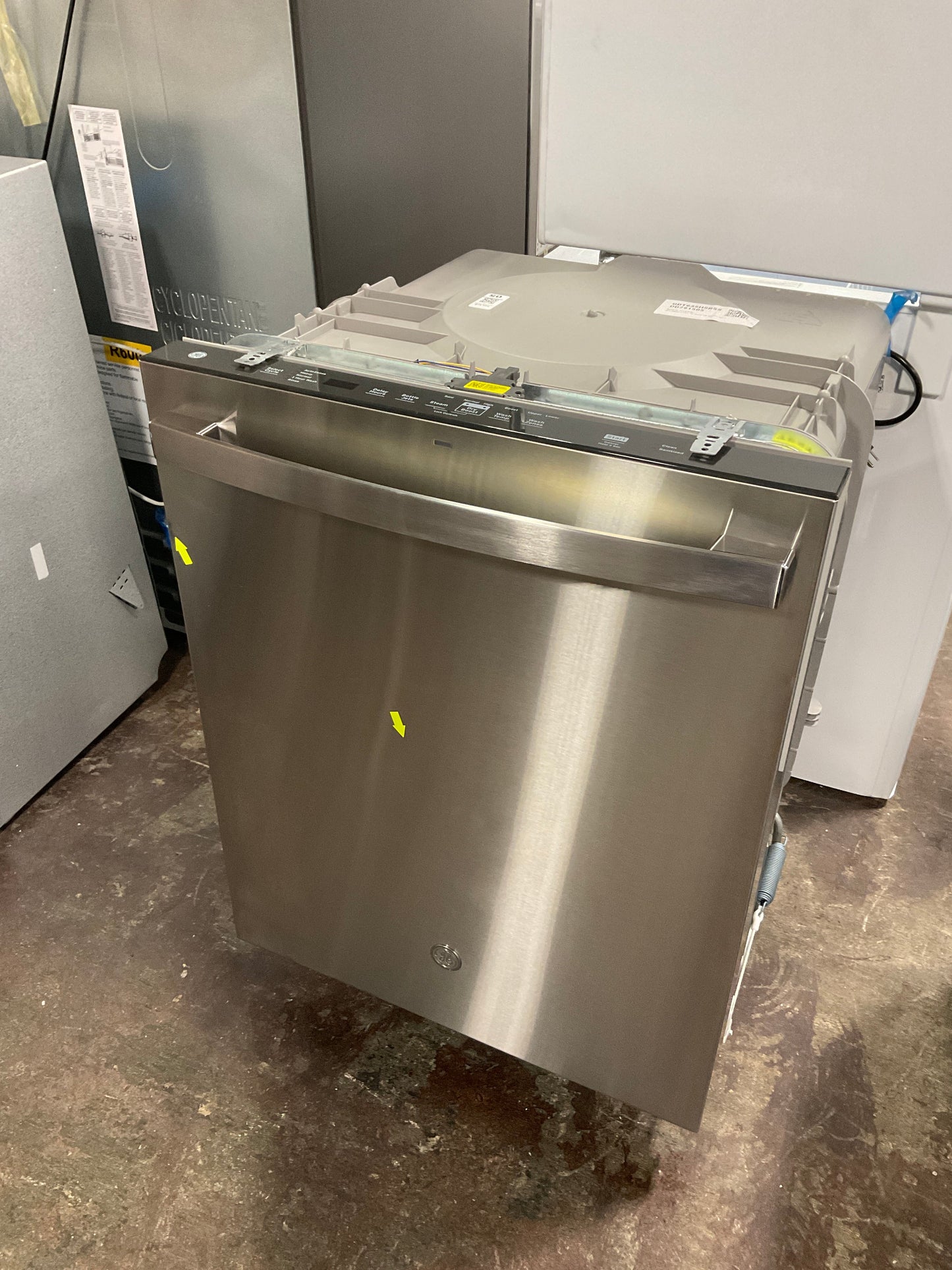 GE® ENERGY STAR® Top Control with Stainless Steel Interior Door Dishwasher with Sanitize Cycle & Dry Boost