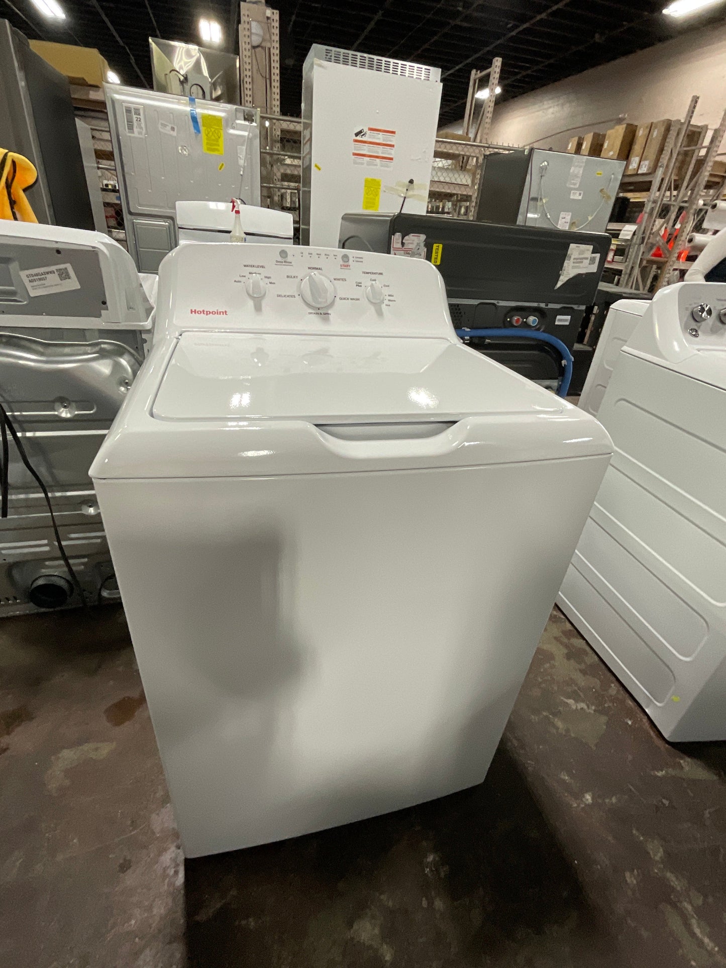 Hotpoint® 4.0 cu. ft. Capacity Washer with Stainless Steel Basket,Cold Plus and Water Level Control