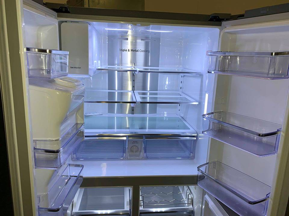 Samsung Counter Depth Family hub 4 flex door refrigerator In stainless steel